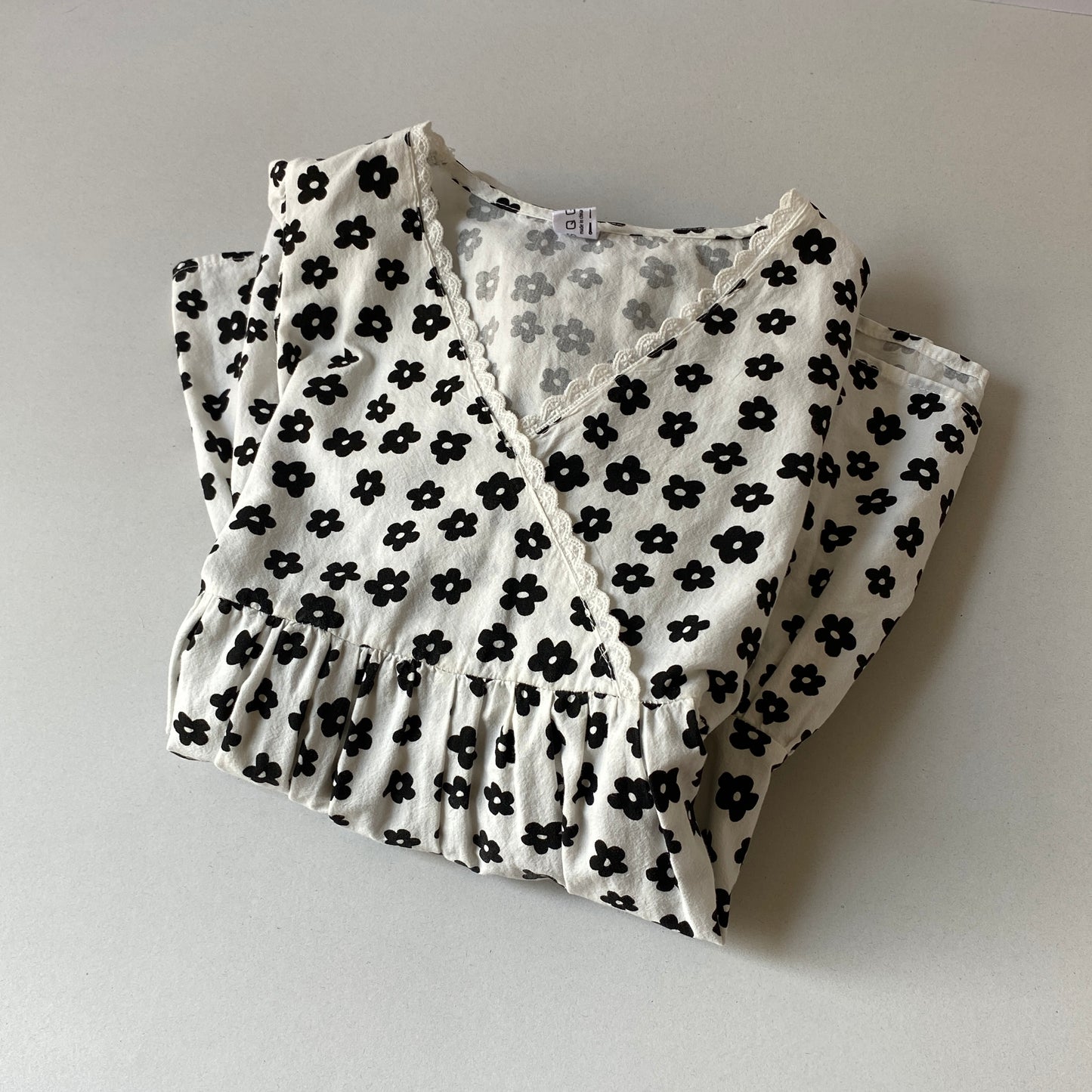 White Black Daisy Cross-Front Tiered Dress (6/7Y