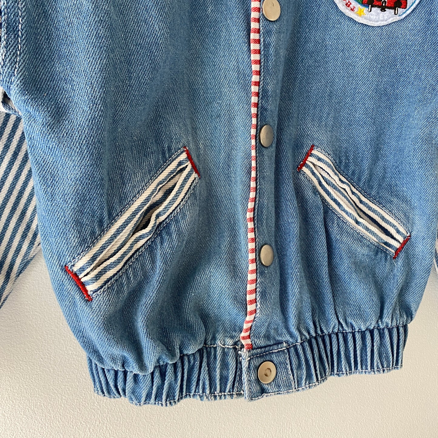 Rare vintage Thomas The Tank Engine Stripe Bomber Denim Jacket (5Y)