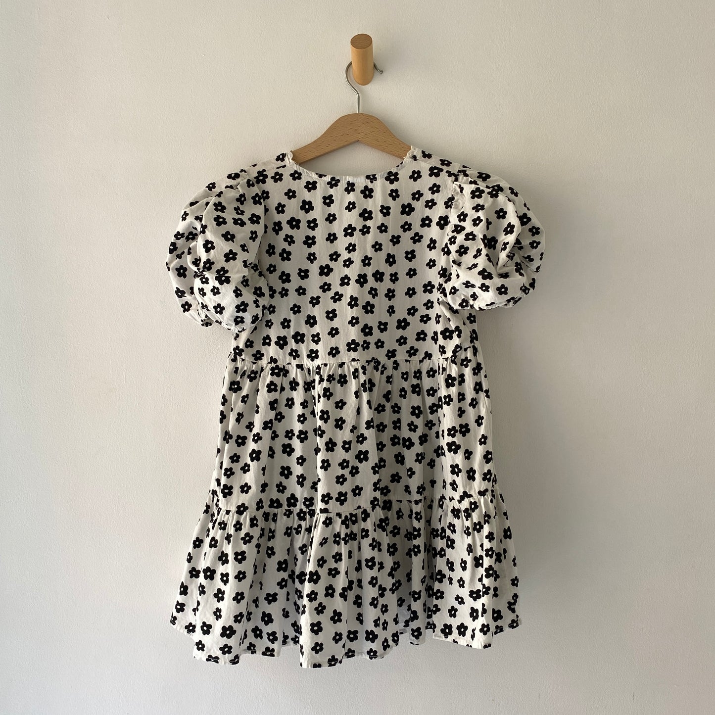 White Black Daisy Cross-Front Tiered Dress (6/7Y